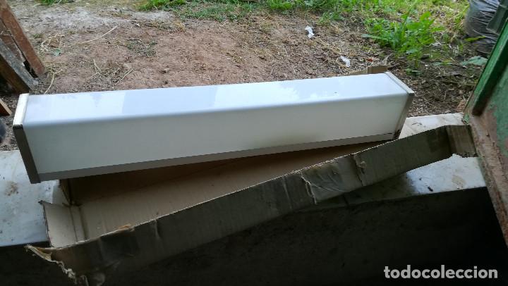 Segunda mano: CARCASA LUZ ARMARITO BA&Ntilde;O - Foto 1