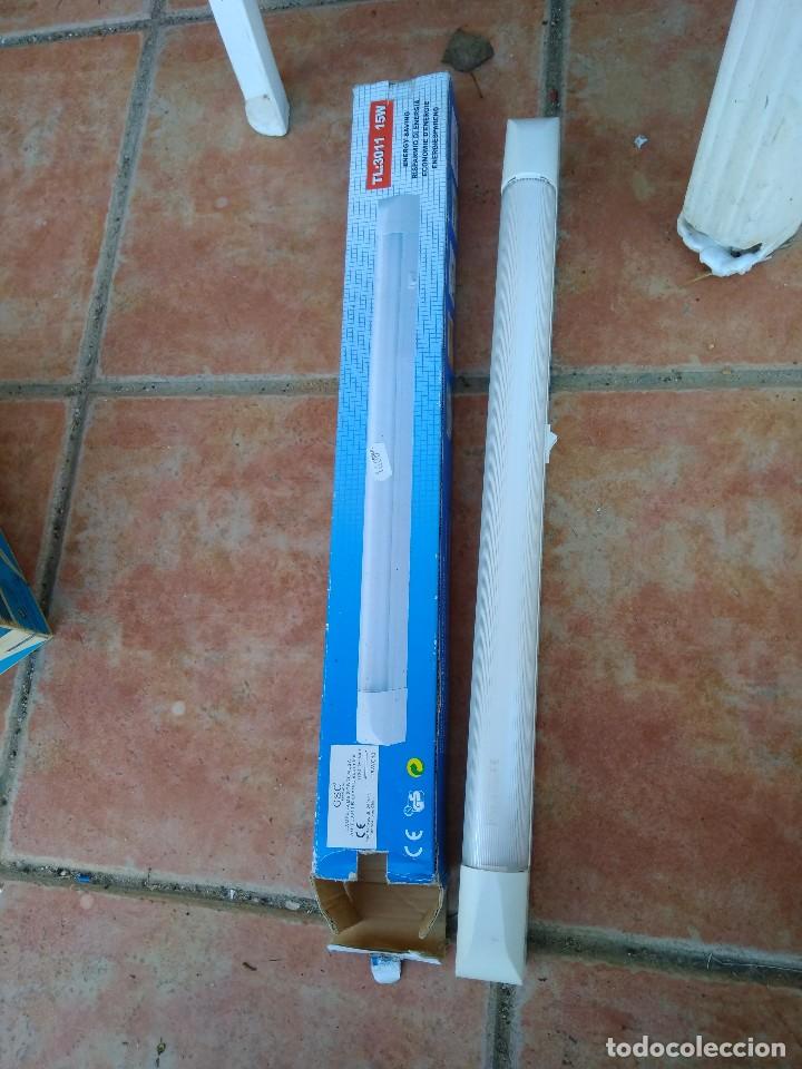 Segunda mano: ANTIGUO APLIQUE FLUORESCENTE PARA CUARTO DE BA&Ntilde;O. - Foto 1