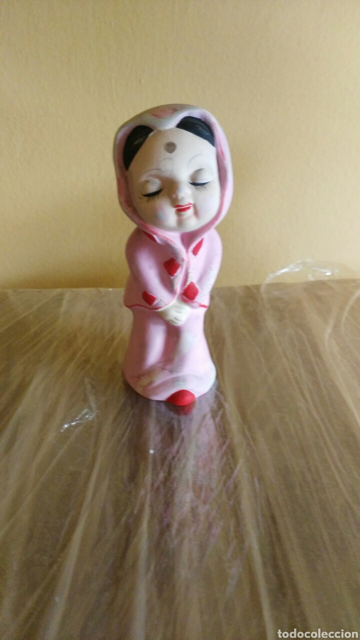 Zweite Hand: Figura hind&uacute;