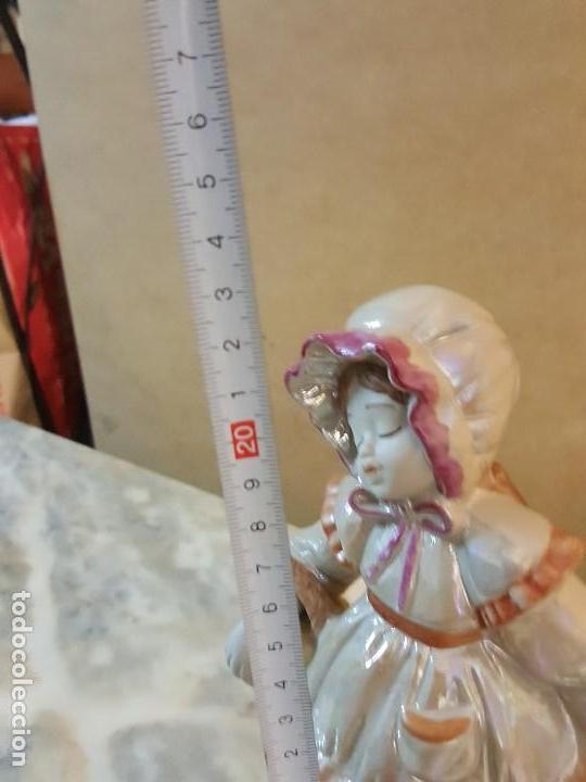 Segunda mano: Figura Ni&ntilde;a con cesta. - Foto 5