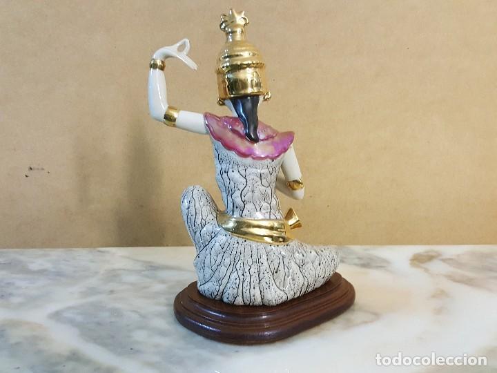 Segunda mano: Figura sobre base de DIOSA HIND&Uacute;. - Foto 3