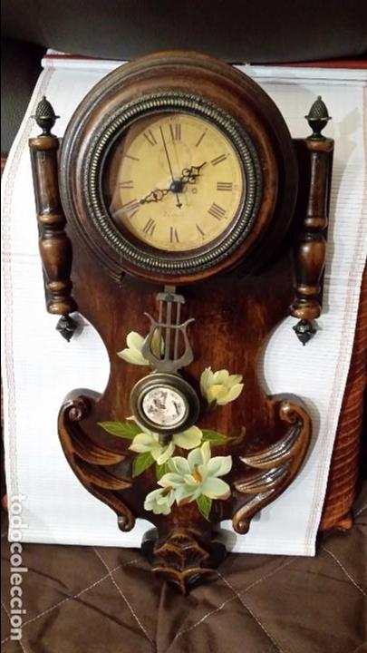 Segunda mano: Reloj de paret, Estilo antiguo.Funciona perfectamente. - Foto 1