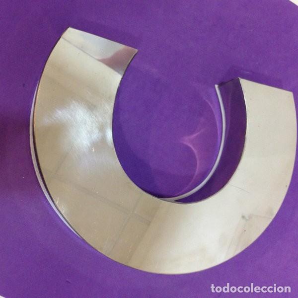 Segunda mano: Letra relieve C - Foto 4