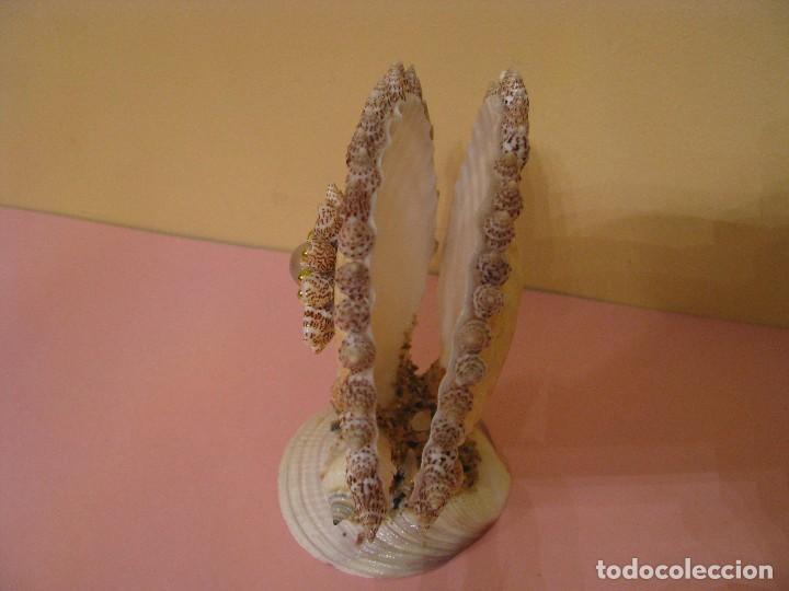 Segunda mano: BONITO SERVILLETERO HECHA DE CONCHAS. MIDE 12X11 CM. - Foto 2