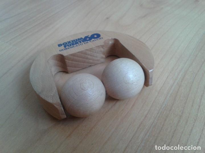 Segunda mano: Masajeador de madera -- dos bolas -- ergon&oacute;mico - Foto 2