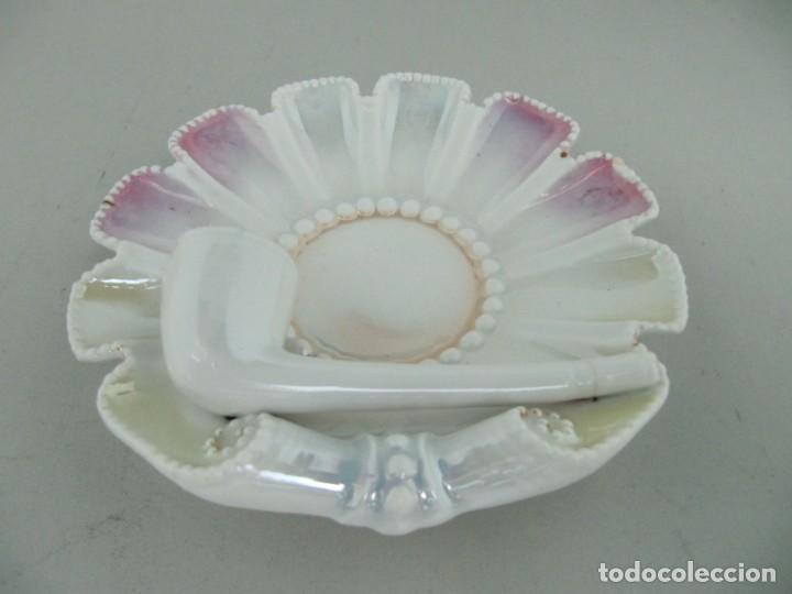 Segunda mano: Antigua platera de caf&eacute; decorada con una pipa. - Foto 1