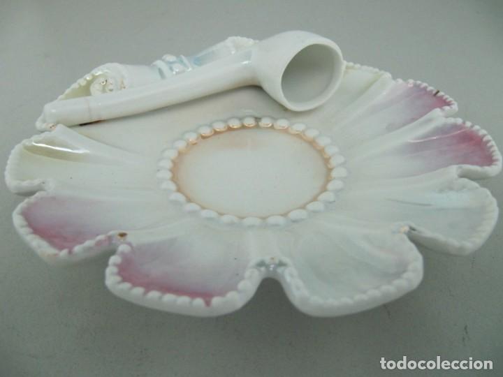 Segunda mano: Antigua platera de caf&eacute; decorada con una pipa. - Foto 2