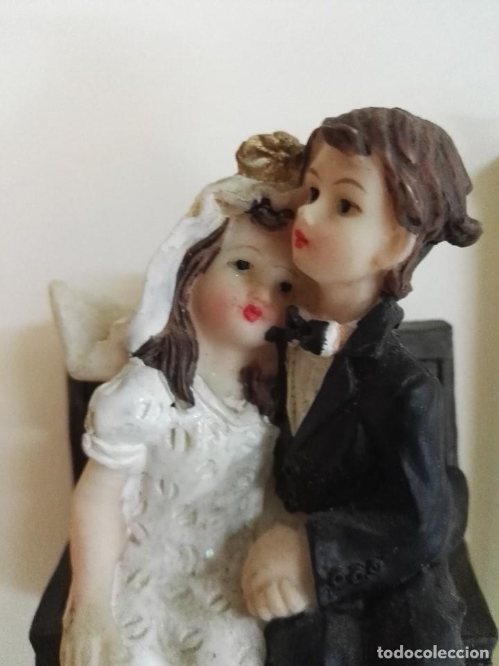Segunda mano: Figura novios de resina - Foto 2