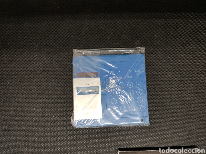 Segunda mano: Calculadora solar - nueva - forma de diskete 3 1/2 - car62 - Foto 2