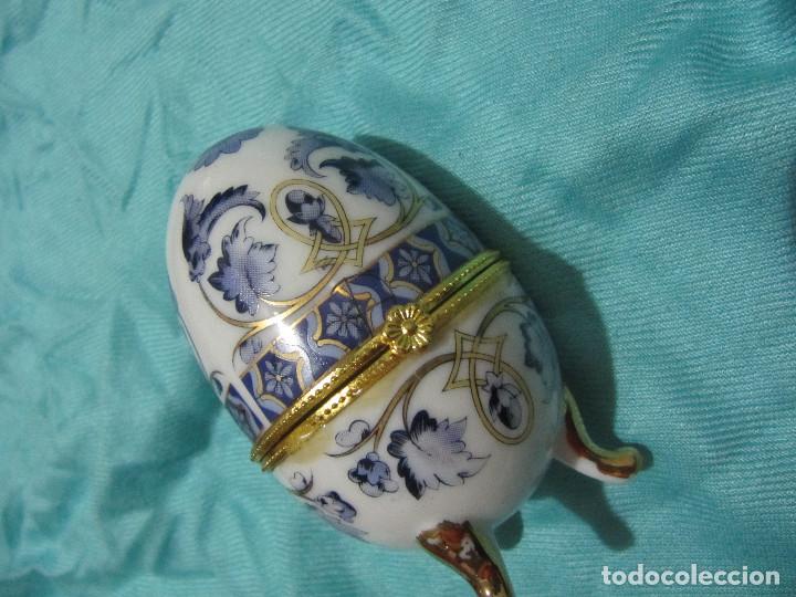 Segunda mano: Caja joyero de porcelana en forma de huevo - Foto 2