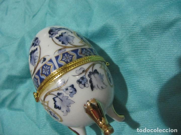 Segunda mano: Caja joyero de porcelana en forma de huevo - Foto 3