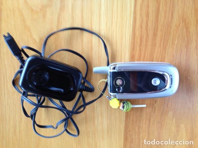 Segunda mano: Telefono m&oacute;vil vintage Motorola - Foto 1