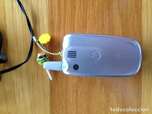 Segunda mano: Telefono m&oacute;vil vintage Motorola - Foto 2