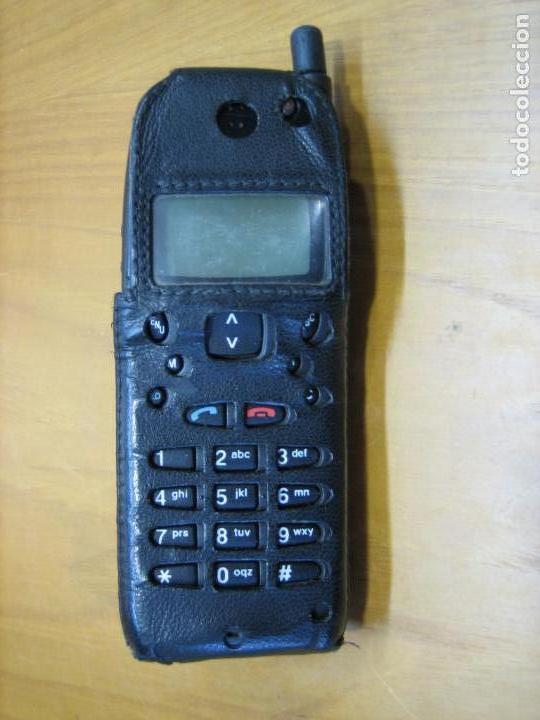 Segunda mano: Antiguo tel&eacute;fono movil - Foto 1