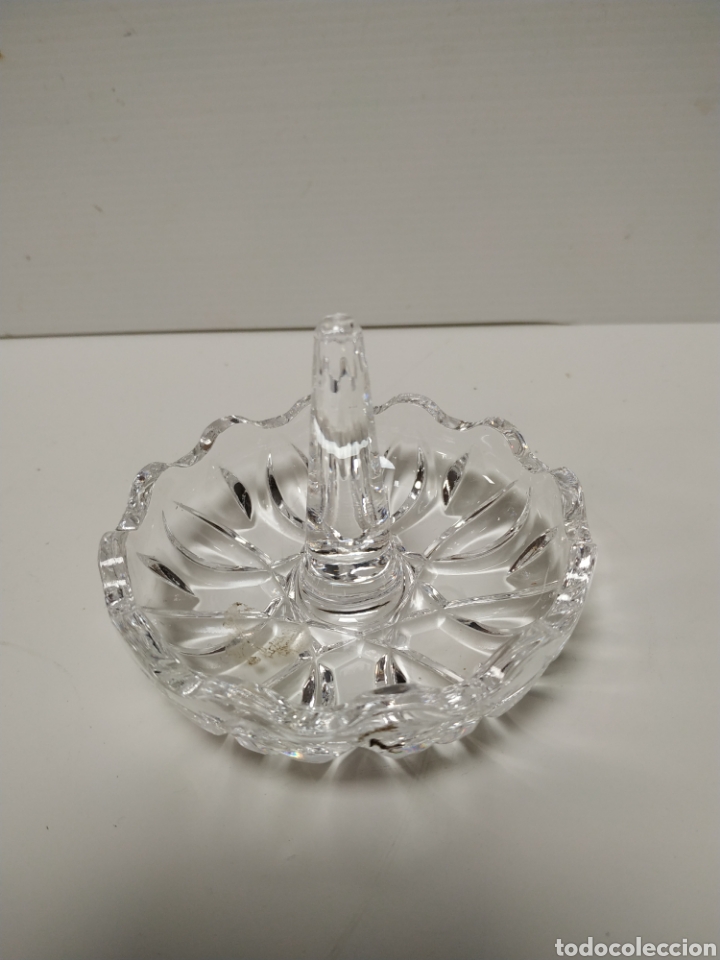 Segunda mano: Anillero de cristal tallado - Foto 1