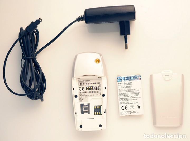 Segunda mano: Sony Ericsson T200. Tel&eacute;fono m&oacute;vil retro. - Foto 2