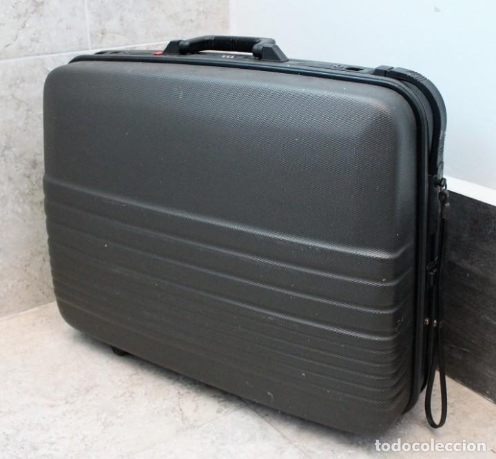 Viento fuerte Email muelle maleta rígida marca john travel. tamaño 63x52 c - Compra venta en  todocoleccion