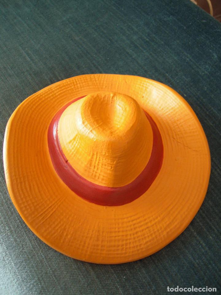 Segunda mano: Sombrero cer&aacute;mica marr&oacute;n - Foto 4