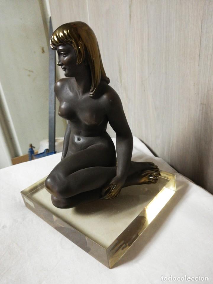 Segunda mano: FIGURA MUJER IMITACI&Oacute;N BRONCE - Foto 2