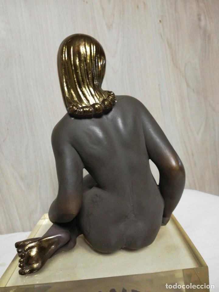 Segunda mano: FIGURA MUJER IMITACI&Oacute;N BRONCE - Foto 4