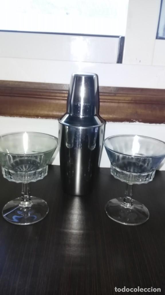 Segunda mano: Coctelera en acero inoxidable con dos copas - Foto 1