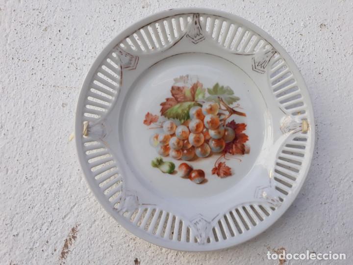 Segunda mano: plato de porcelana dibujo uvas - Foto 1