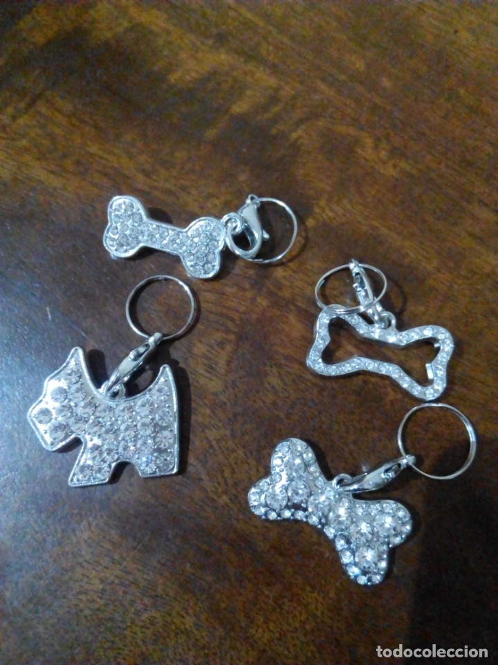 Segunda mano: Complementos para Perro. Brillantes. - Foto 4