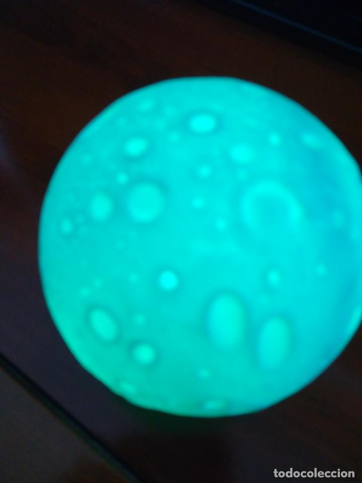 Segunda mano: LAMPARA DE LUNA CON DISTINTOS COLORES 8 CM - Foto 2