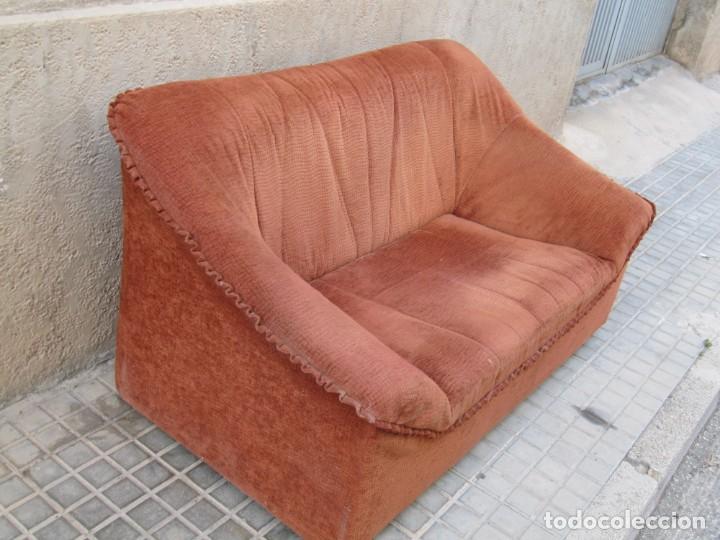 Segunda mano: SOFA DE DOS PLAZAS DE UNA PIEZA - Foto 3