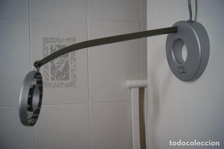 Segunda mano: Lampara sobremesa tipo flexo en gris en led - Foto 1