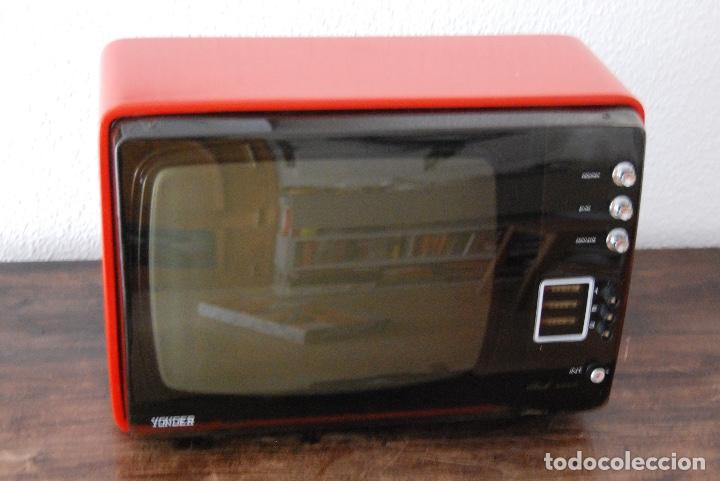 Segunda mano: TELEVISI&Oacute;N 12 PULGADAS YONDER ROJO - Foto 3