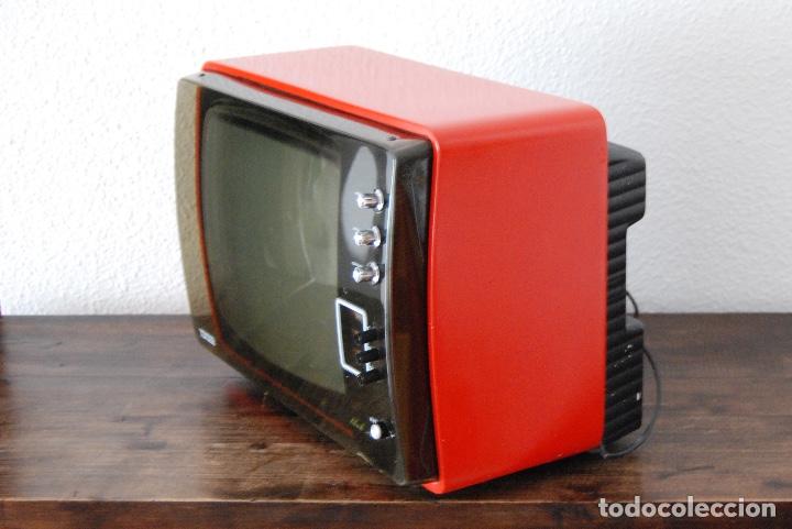 Segunda mano: TELEVISI&Oacute;N 12 PULGADAS YONDER ROJO - Foto 5