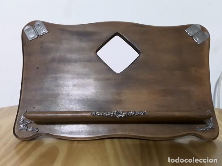 Segunda mano: Atril de mesa, madera y decoraciones. - Foto 3