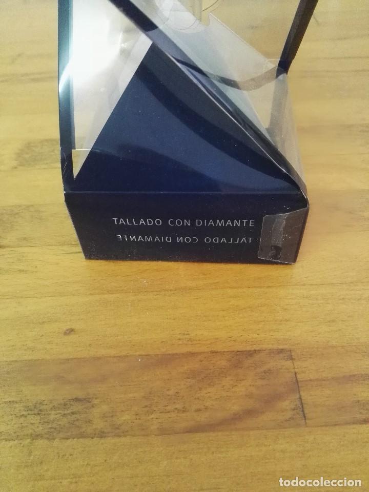 Segunda mano: Copa regalo de bodas del a&ntilde;o 2000 grabada al diamante - Foto 3