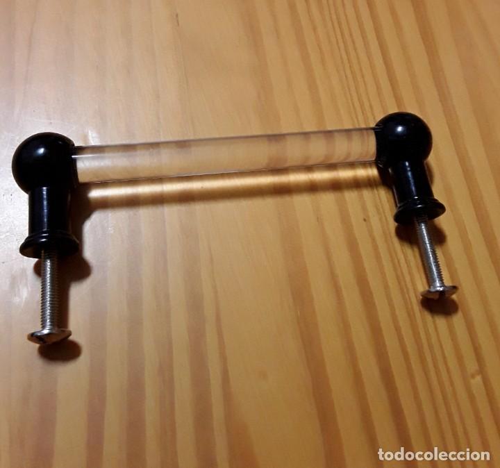 Segunda mano: Tirador vintage muebles,plastico. - Foto 1
