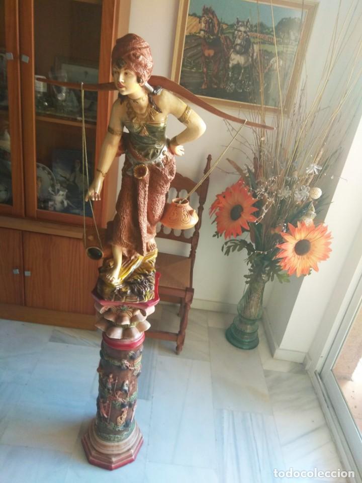 Segunda mano: ESTATUA Y PEANA - Foto 1