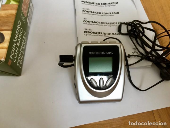 Segunda mano: PODOMETRO DIGITAL Y MINI RADIO FM CON AURICULARES - Foto 2