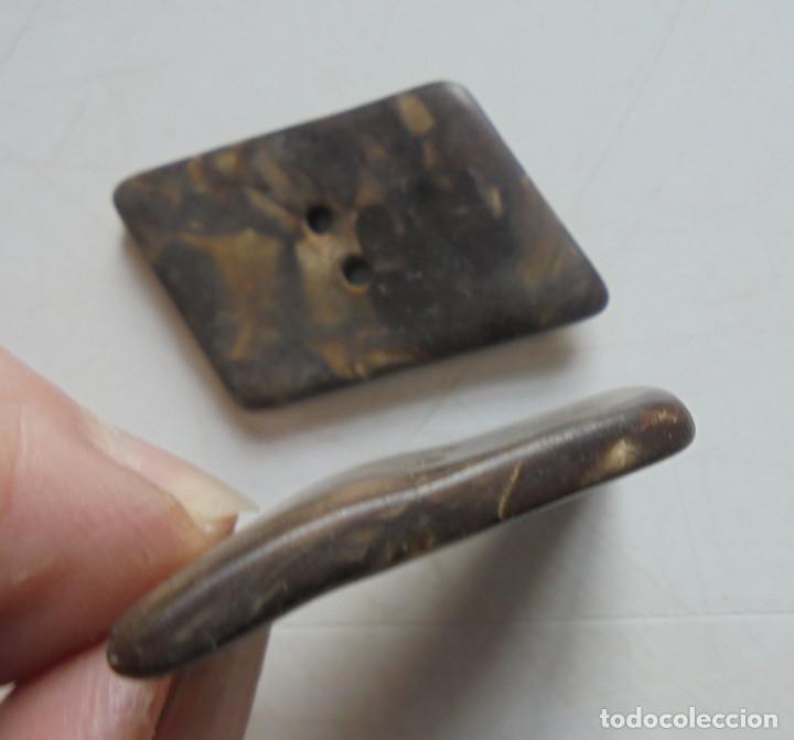 Segunda mano: 2 botones vinatge - Foto 2