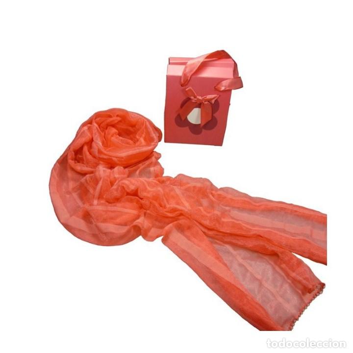 Segunda mano: Pasmina en caja de regalo color roja - Foto 1