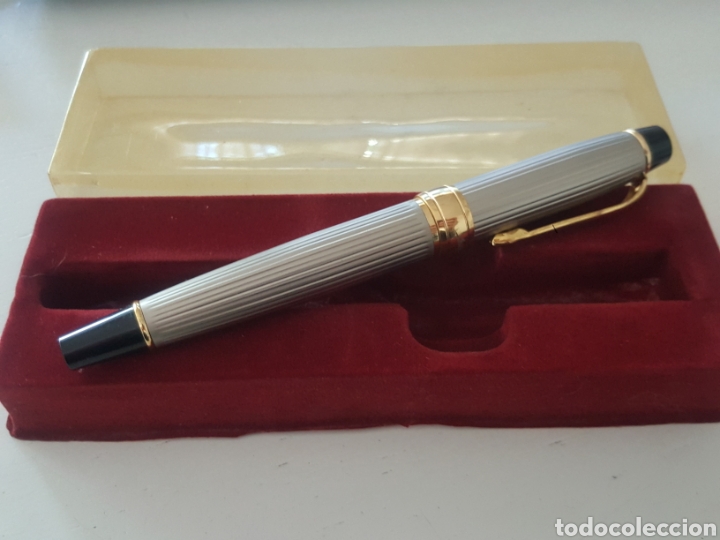 Segunda mano: PLUMA estilogr&aacute;fica sin estrenar plata - Foto 1