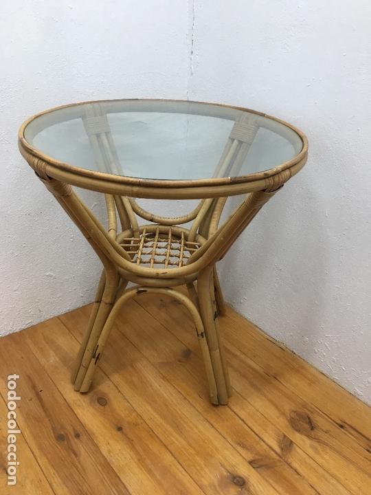 Segunda mano: MESA DE TERRAZA, DE CA&Ntilde;A Y MEDULA VEGETAL CON CRISTAL DE 66,50 CMS. - Foto 3