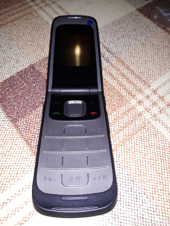 Segunda mano: M&oacute;vil Nokia 2720. Antiguo - Foto 4