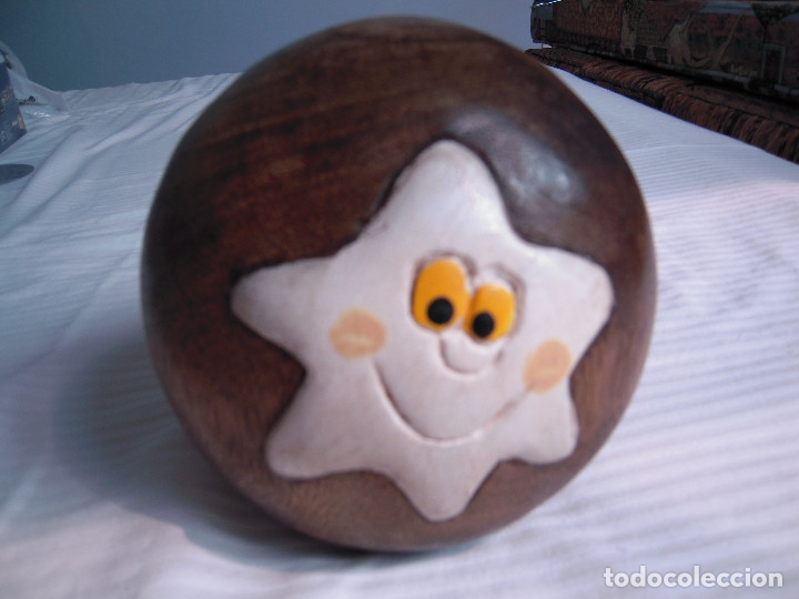 Segunda mano: Bola madera con carita estrella - Foto 1