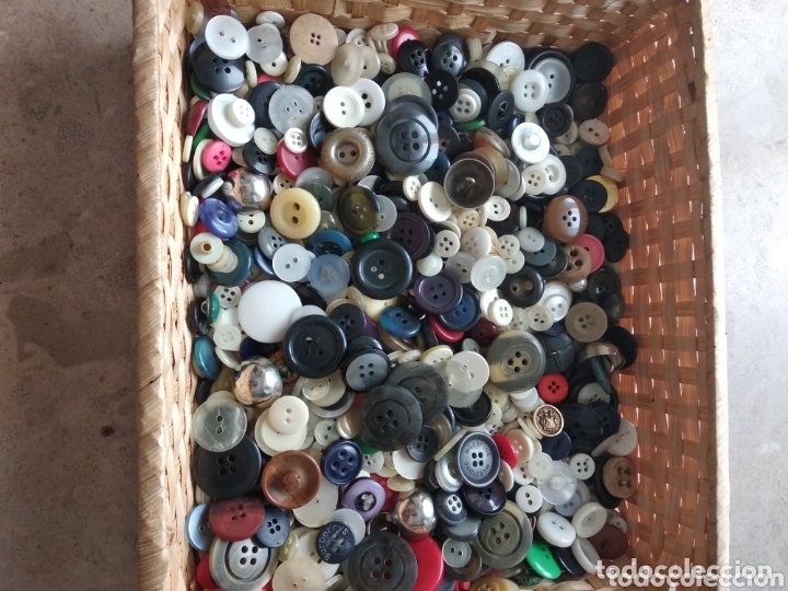 Segunda mano: Lote de 1000 botones - Foto 2