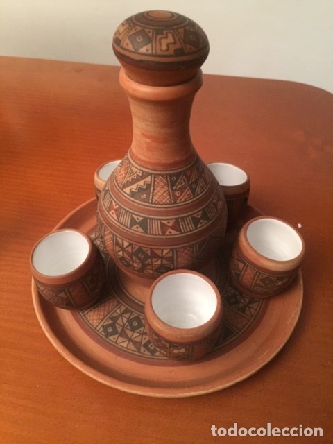 Segunda mano: Botella para licor de barro - Foto 1