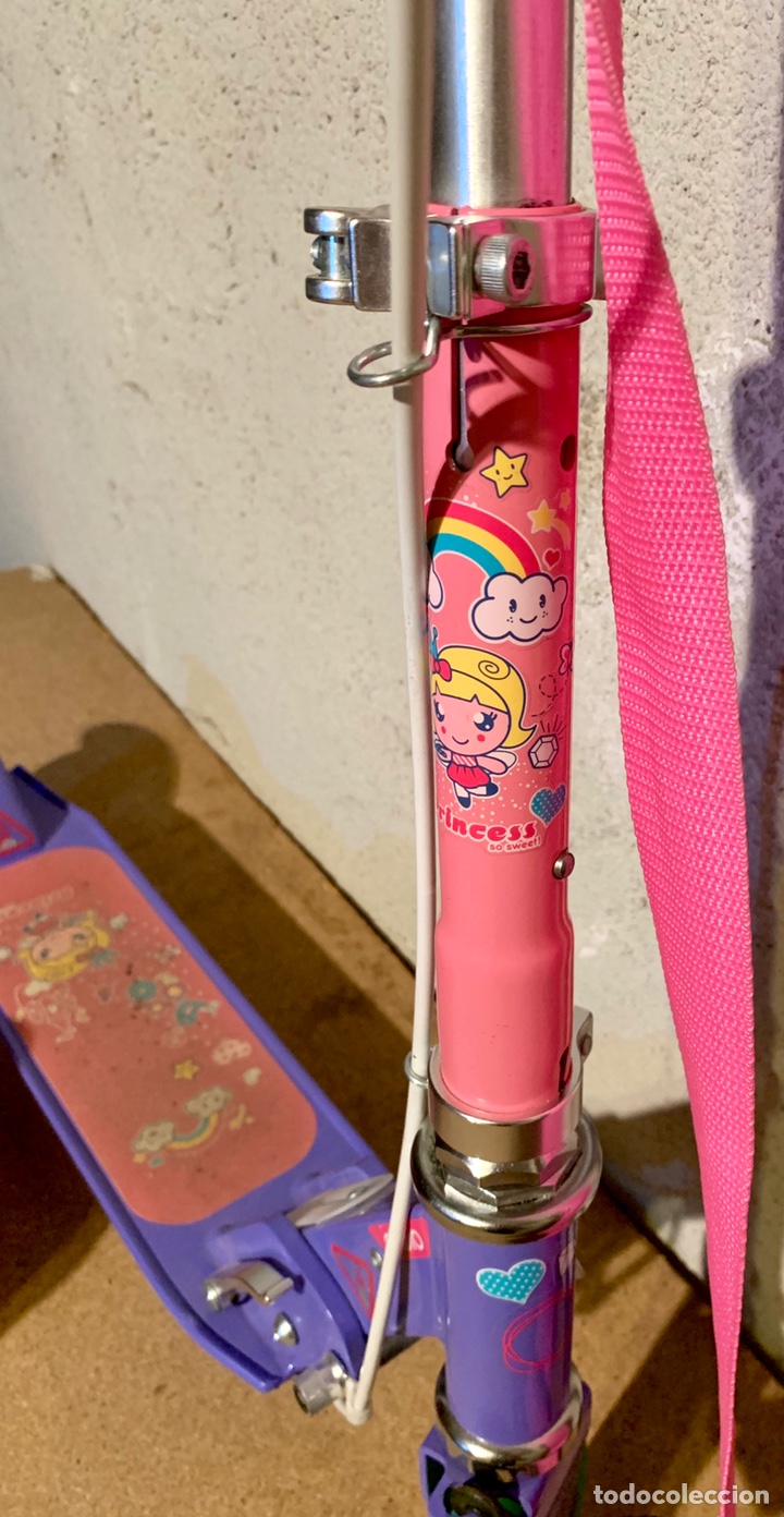 Segunda mano: Patinete de ni&ntilde;a con freno y casco. - Foto 4