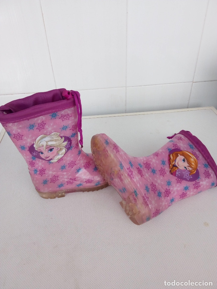 Segunda mano: BOTAS DE AGUA DE &Ntilde;I&Ntilde;A DE FROZEN - Foto 2
