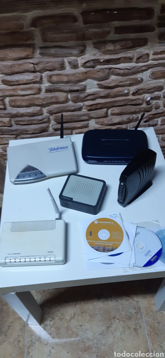 Segunda mano: Lote de 5 routers de marcas variadas - Foto 1