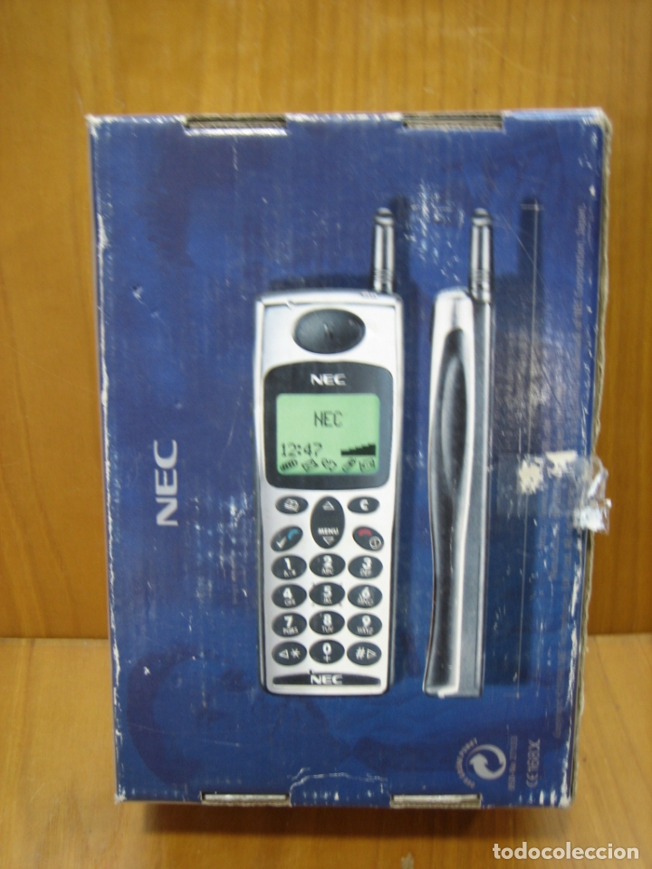 Segunda mano: Caja de tel&eacute;fono Nec y tel&eacute;fono Motorola - Foto 2