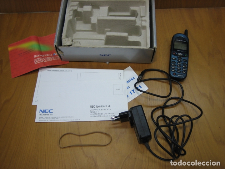 Segunda mano: Caja de tel&eacute;fono Nec y tel&eacute;fono Motorola - Foto 3